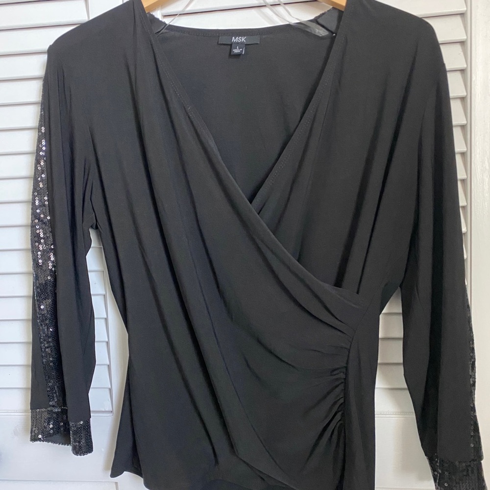 Elegant black top